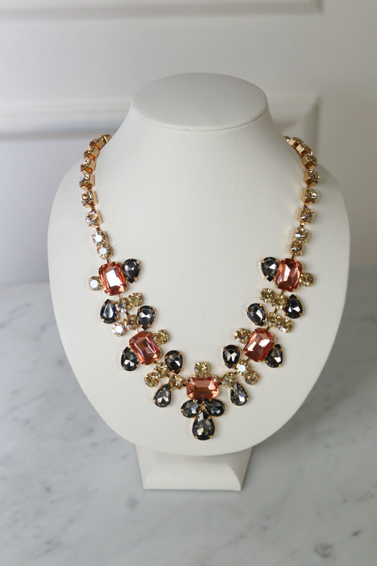 Collana Honeybee